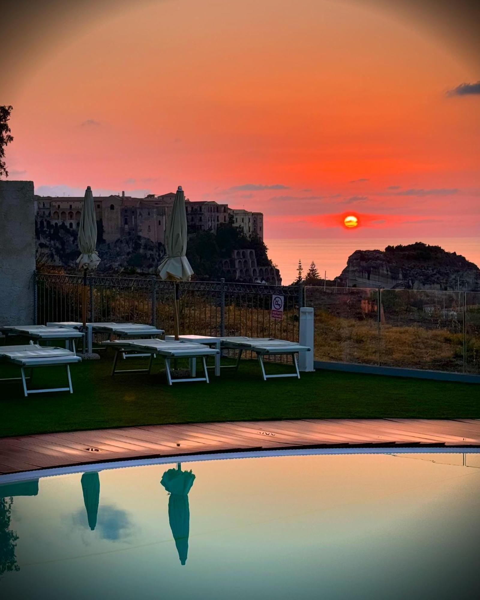 Residence New Paradise โตรเปอา ภายนอก รูปภาพ